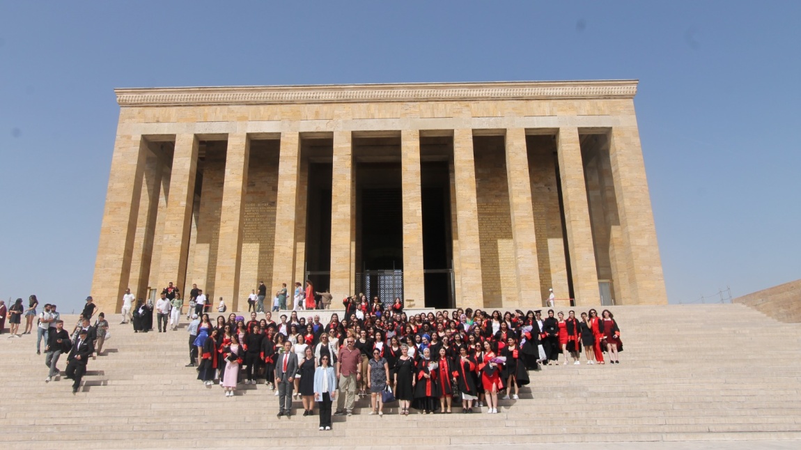 12. SINIF ÖĞRENCİLERİMİZİN MEZUNİYET SONRASI ANITKABİR'İ ZİYARETİ...